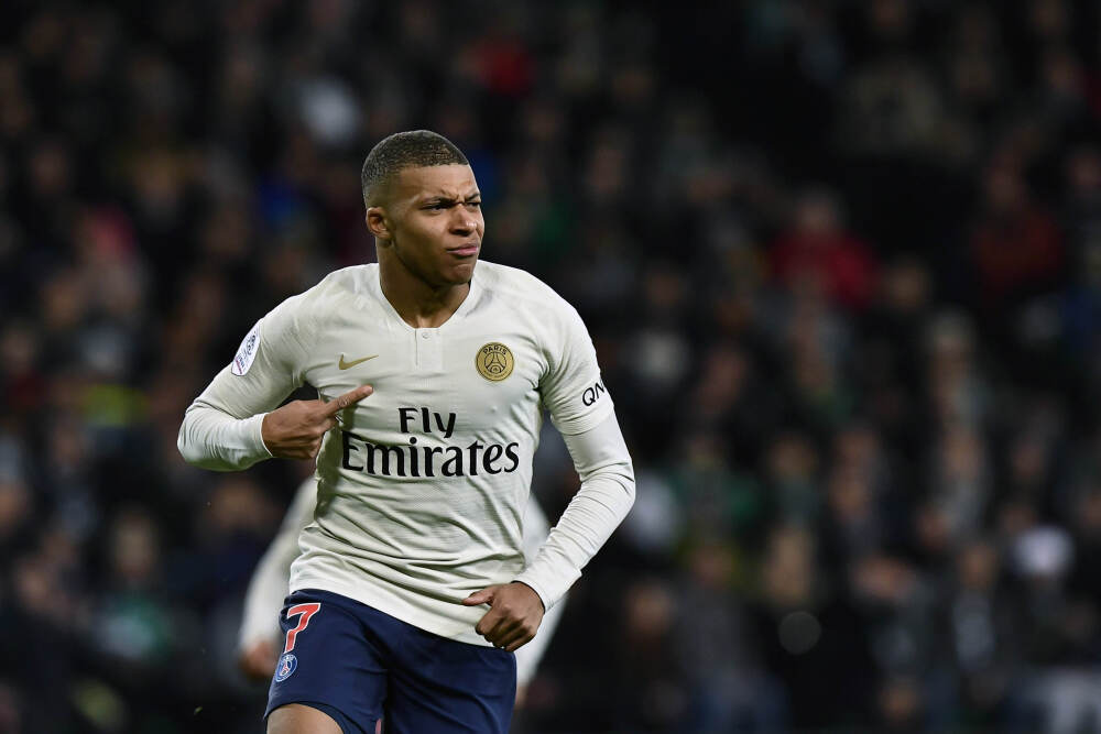 西方援乌进入新进展！法国将派幻影战机，马克龙誓言加强乌防空